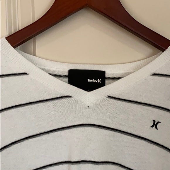 HURLEY CREWNECK SWEATER! - Picture 2 of 4